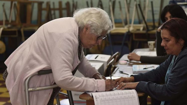 Un padrón de envejecimiento: Más de 600 mil adultos inscritos en el padrón electoral tienen más de 65 años